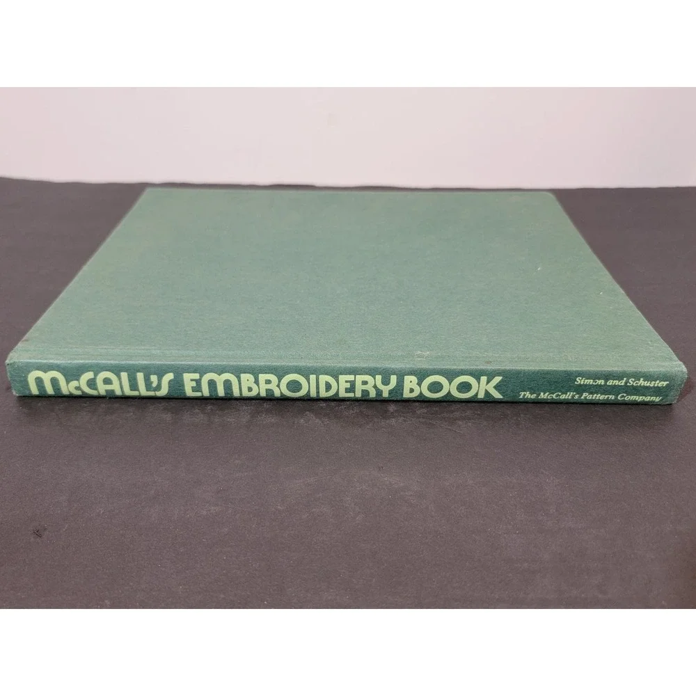 McCall's Embroidery Book Simon‎ and Schuster 1976 Needlework Crafts